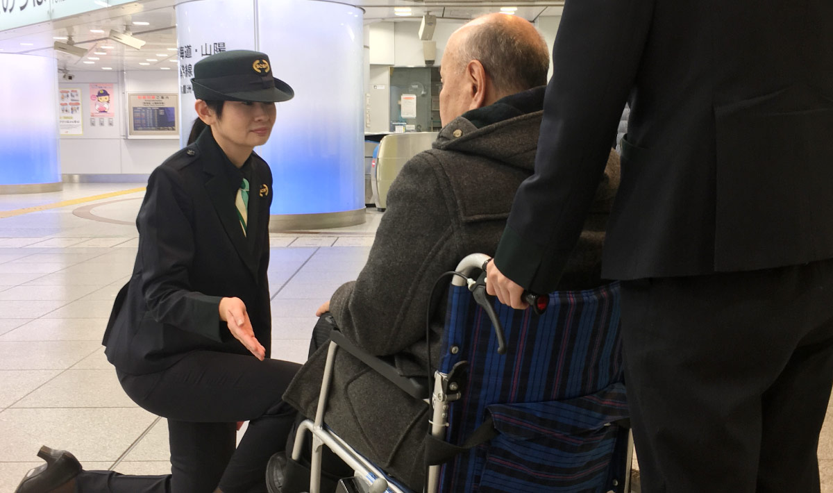 鉄道会社様向けサービス（駅警備・巡回・車いす対応等）